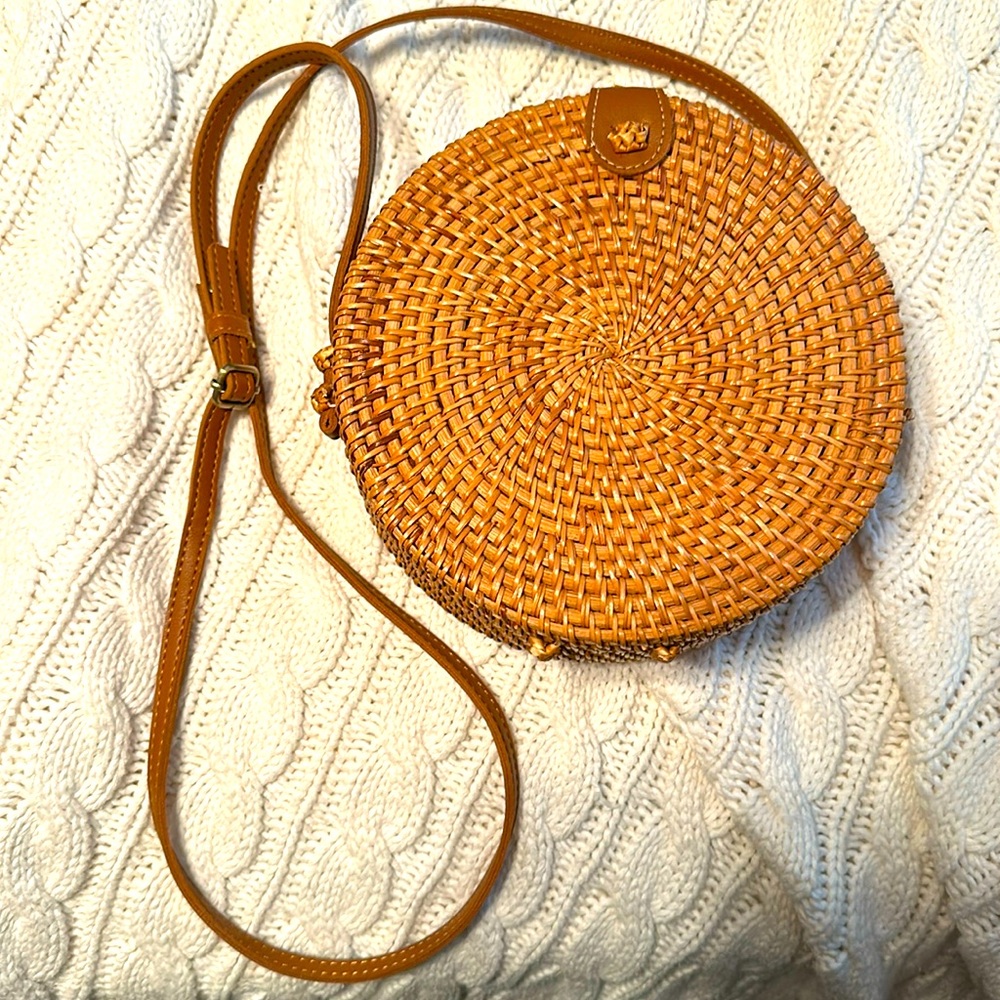 Rattan wicker round crossbody bag